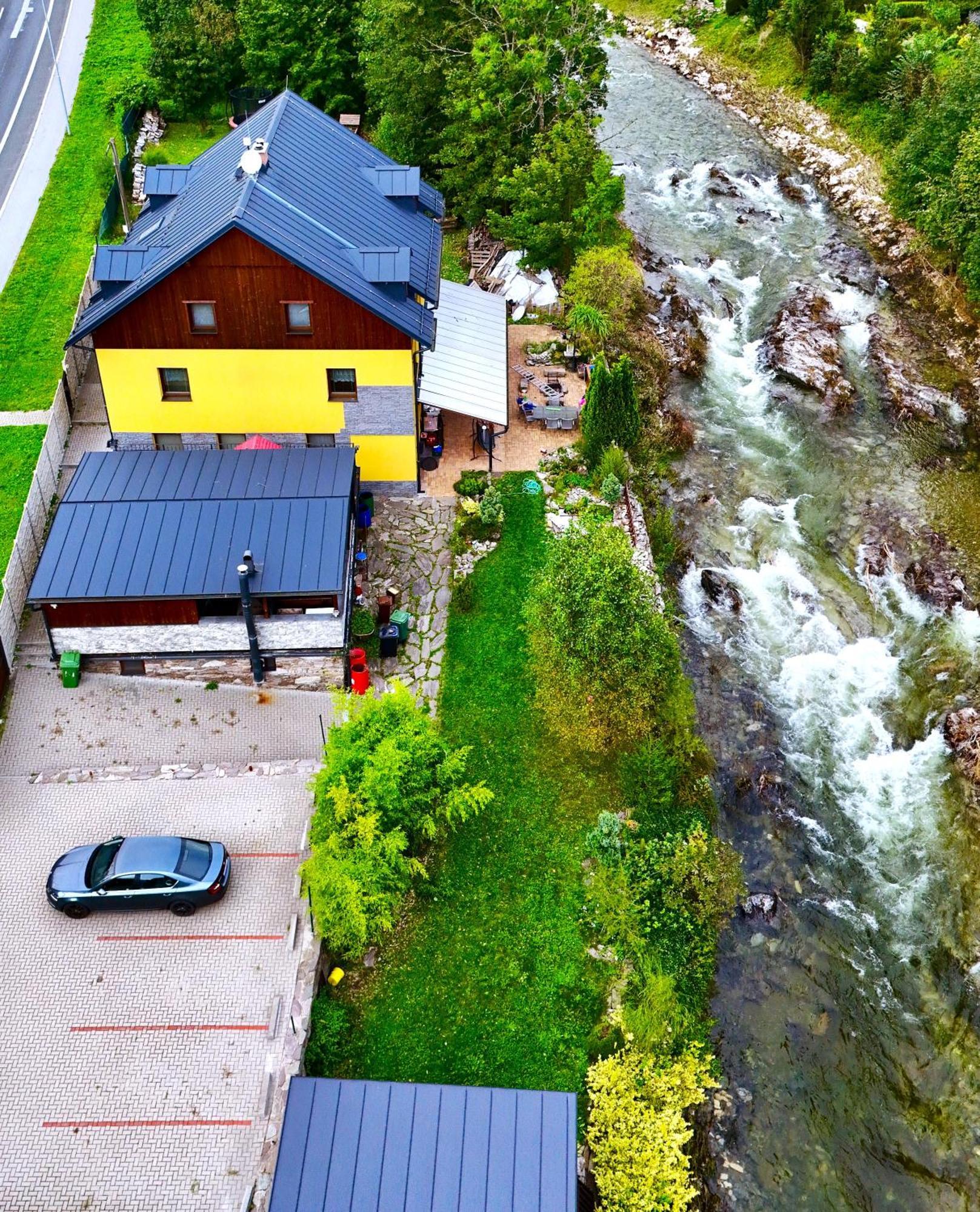 Apartmany Nad Rekou Svoboda nad Upou Luaran gambar